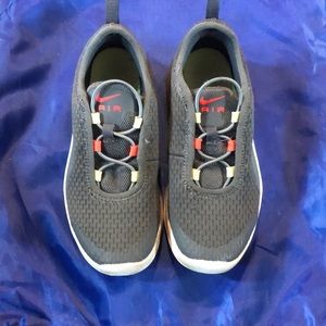 Nike Air gray slip on slide on kids size 13 shoes sneakers tennis shoes